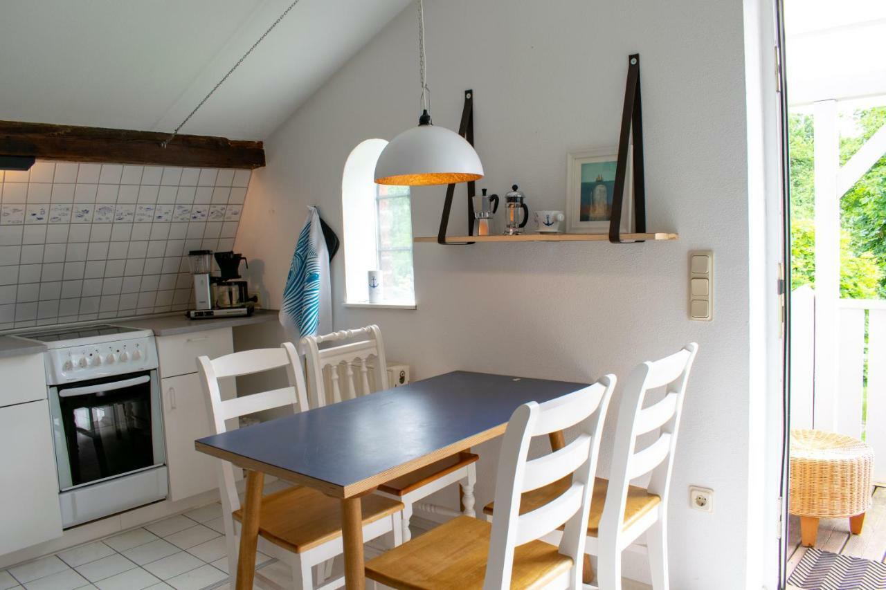 Ahoi Marie - Maritime Ferienwohnung Cuxhaven Bagian luar foto